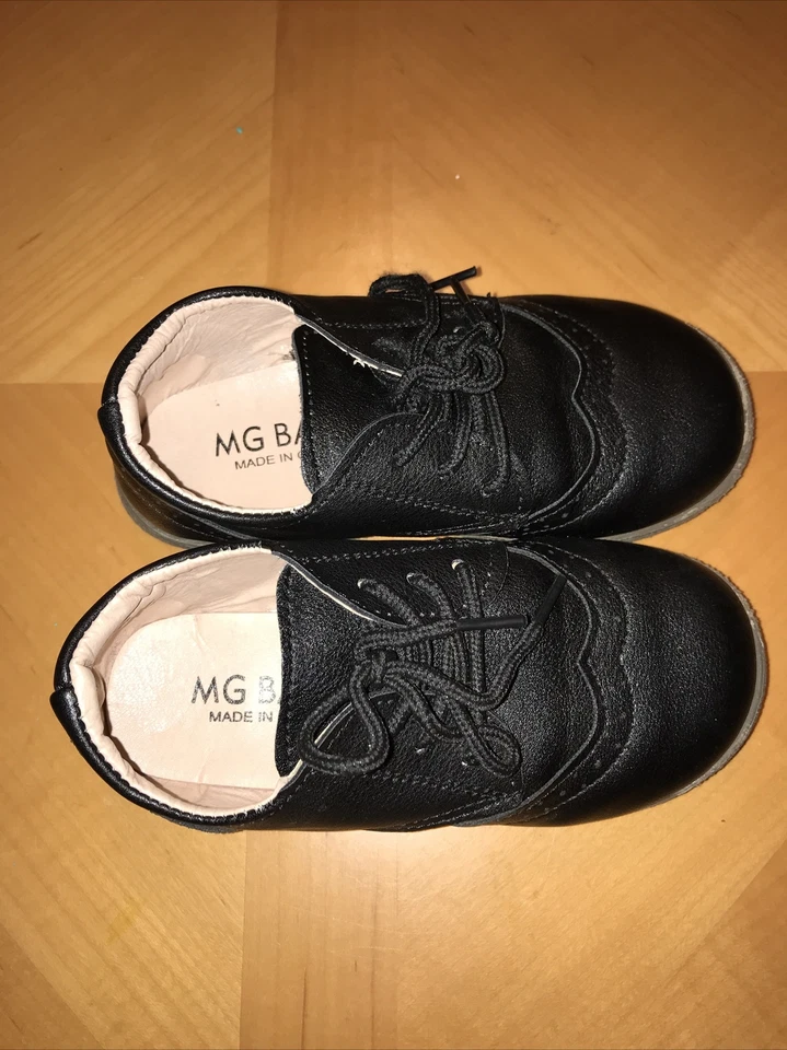 Zapatos Oxford para niños pequeños MG bebé negro encaje excelente usado talla 11,5 Foto 2 de 4