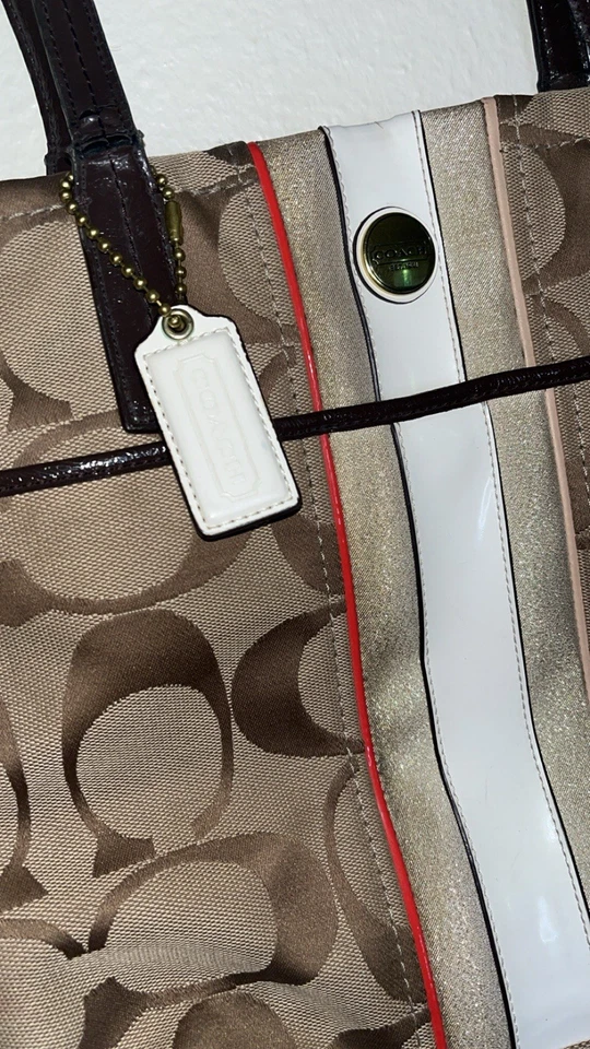 Bolso de Mano Coach F24666 Signature Multi Rayas Caqui/Vermillion Multicolor Tiene Artículos Foto 4 de 4