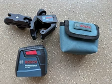 Bosch GLL 30 Professional Self-Leveling Cross-Line Laser Level with MM 2 Clamp