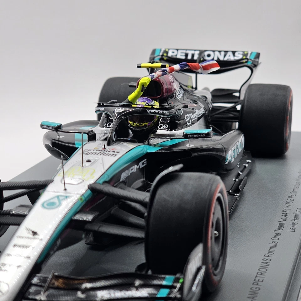 Spark Mercedes-AMG F1 W15 #44 Hamilton Winner British F1 GP 2024 1/18 18S999 - Image 3 of 4