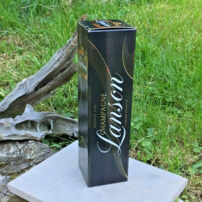 Dose Aus Karton Von -flasche Champagner - Lanson