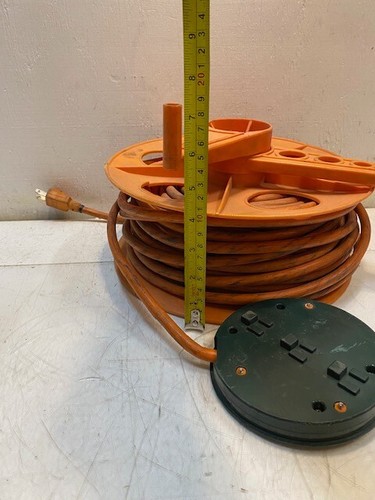 Tower Power 100ft 13 Amps Extension Cord on Broken Reel 125 Volts CRU310013 - Picture 9 of 10