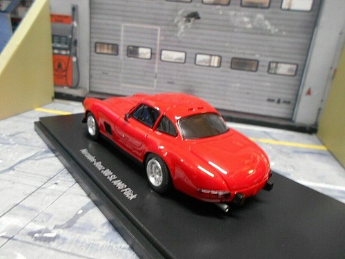 Porta a battente Mercedes Benz AMG Tuning 300SL 300 SL Flick rosso 1974 Autocult 1:43 - Foto 3 di 6