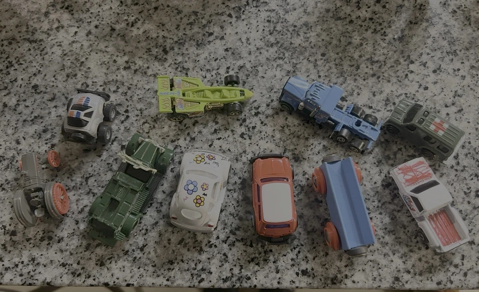 Lote de 10 vehículos de juguete y modelos de madera fundidos a presión varias marcas/modelos/marcas/años Foto 2 de 4