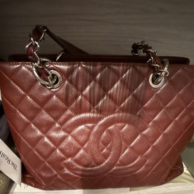 CHANEL Burgundy Quilted Chain Shoulder Bag Zip Medium w/ Dust Bag & Pockets