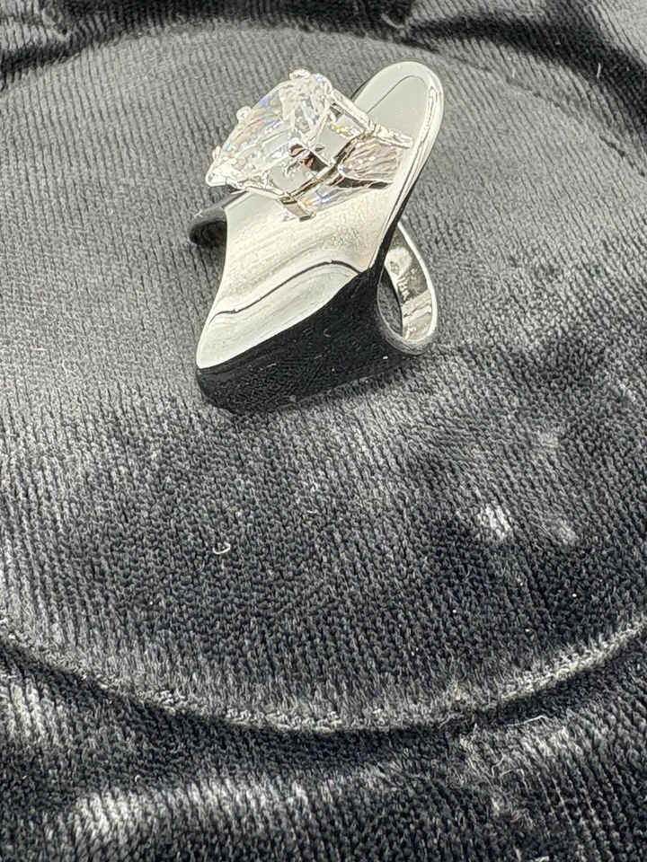 Anillo vintage de oro blanco y circonita cúbica de 18 quilates HGE (chapado) diseño audaz talla 7-1087 Foto 2 de 4