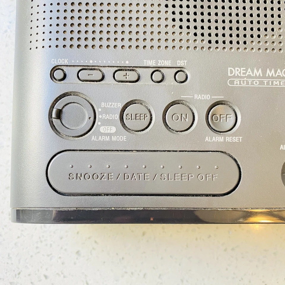Sony Dream Machine AM/FM Dual Alarm Clock Radio Model ICF-C218 Green Display - Image 4 of 4