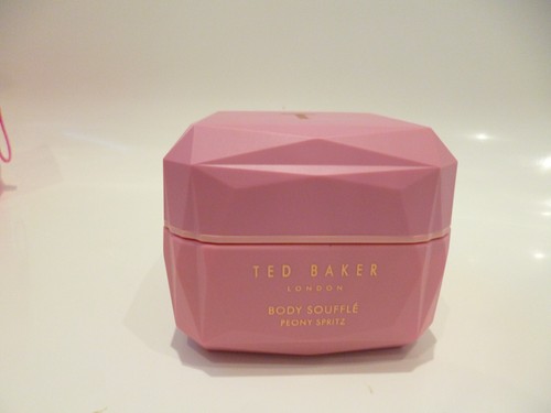 Ted Baker Gift Set Peony Souffle Body Souffle 300ml & Body Lotion 250ml NEW - Picture 3 of 5