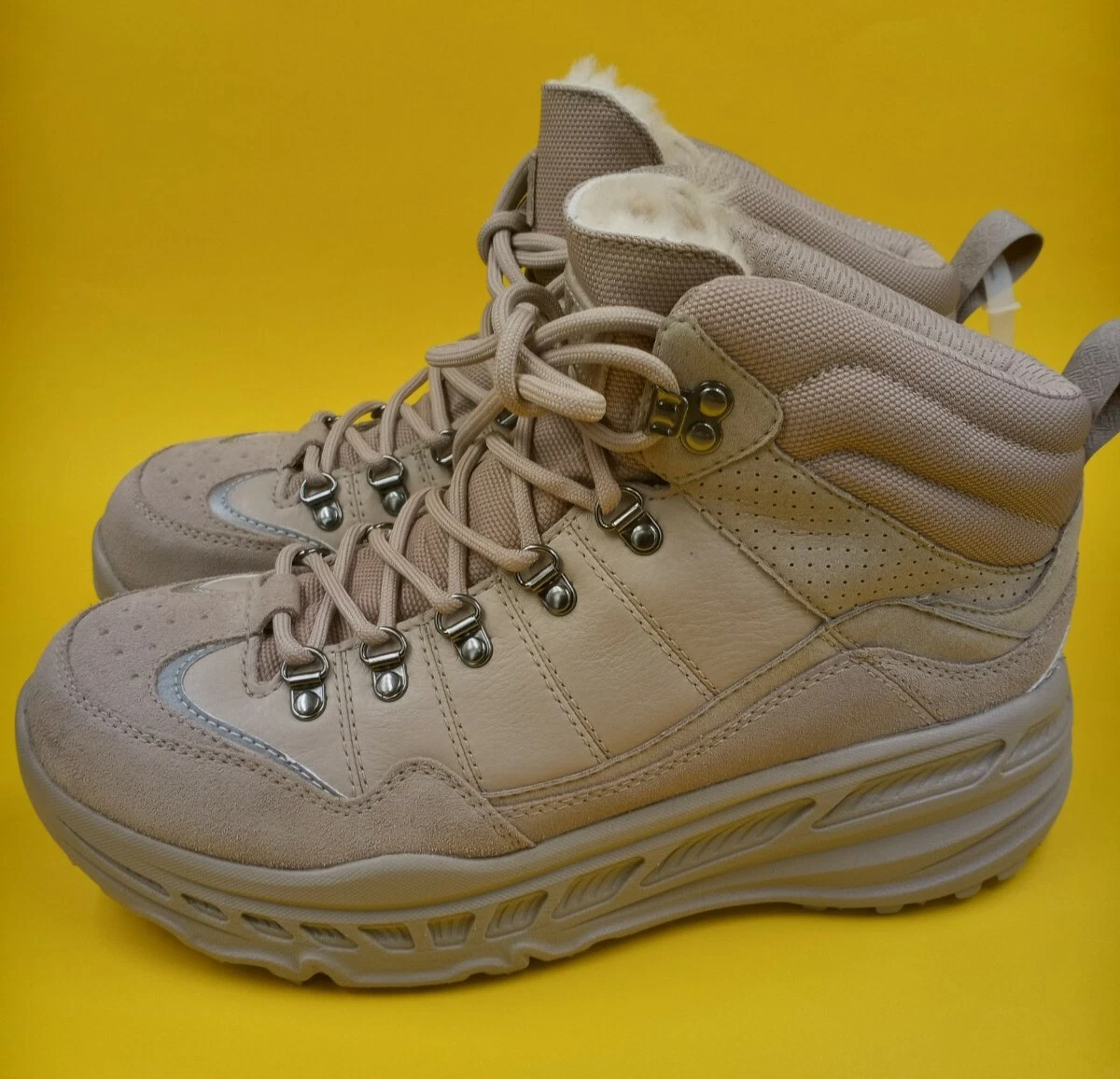 UGG CA805 Hiker Weather Waterproof/Sheepskin Lining Boots Men’s Sz 8