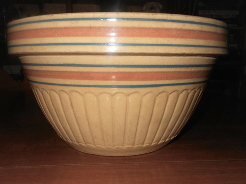 Early 1900s McCoy Antique Yellow Ware Large 9.5" Ribbed Bowl Blue Pink Stripes - 第 1/6 張圖片