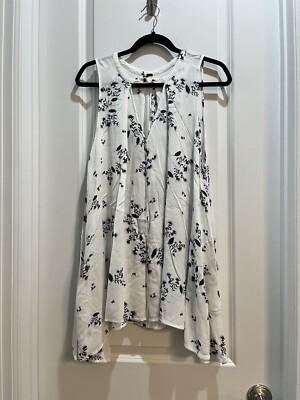 FREE PEOPLE White Floral Halter Style Peep Holefront Asymmetric Hem  Large Top