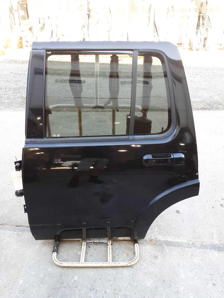Used Rear Left Door Assembly Rear Side fits: 2010 Ford Explorer electric privacy - Изображение 2 из 4