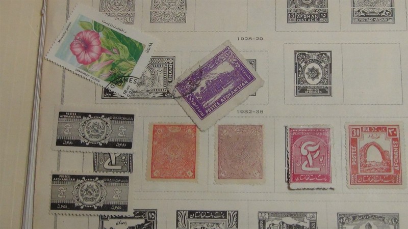 Stampsweis Afghanistan collection on various pages est 400 Stamps to 89