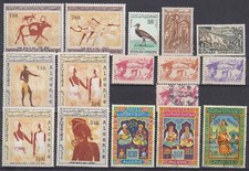 ALGERIE & TUNISIE JOLI LOT DE TIMBRES INTERESSANTS NEUFS & OBLITERES FORTE COTE