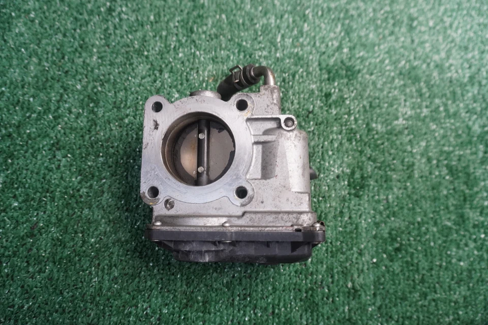 Nissan Versa Note 2015 1,6 L carrocería del acelerador fabricante original 86 k millas 3AA5002E Foto 2 de 4