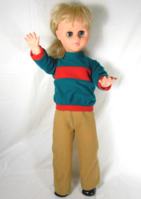 U.D.C.O Uneeda Walk & Talk Doll 1975 23'' Tall