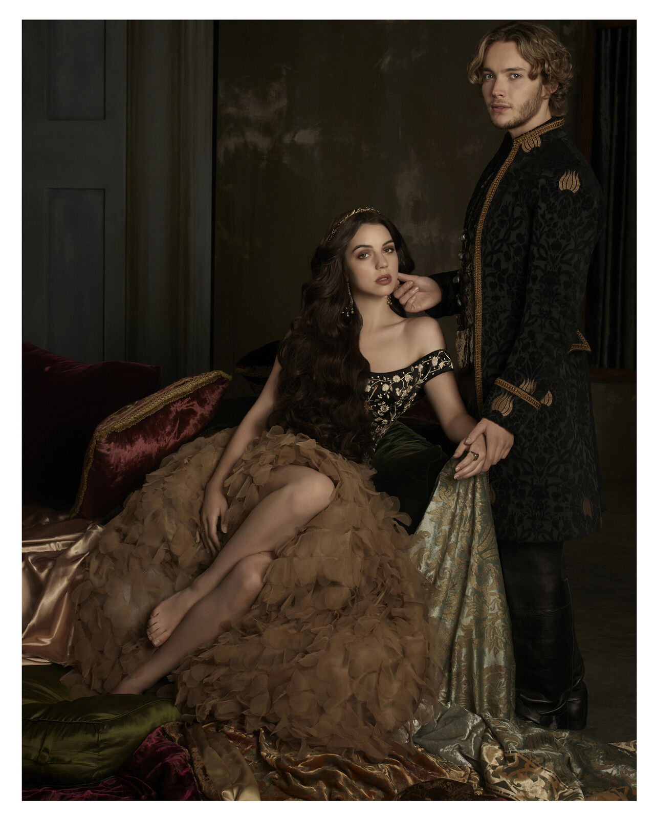 REIGN--- Cast (Adelaide Kane & Toby Regbo) 8x10 Photo -b