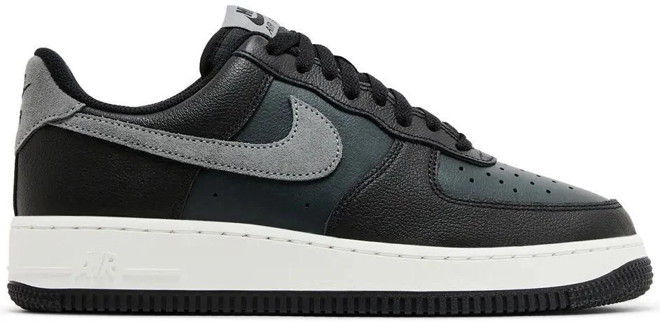 Nike W Air Force 1 ’07 Light Smoke Gray 22763753_52846985_600.jpg