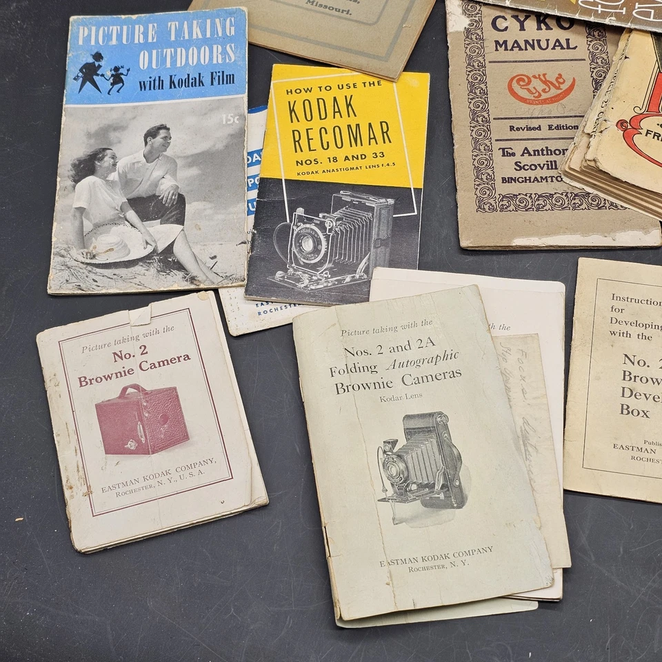Lot Kodak Camera Manuals Snapshots Photography Catalogs - Image 3 of 4