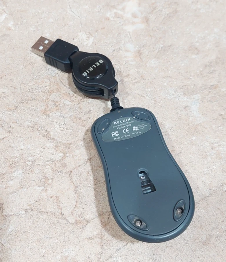 Belkin Mini Retractable Travel Size Mouse F5L016 USB Compact Gray Optical 3" - Image 3 of 3