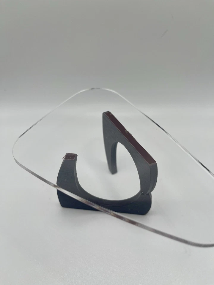 Mesa de centro miniatura escala 1:12, mesa de madera con tapa triangular, MCM mediados de siglo Foto 2 de 4