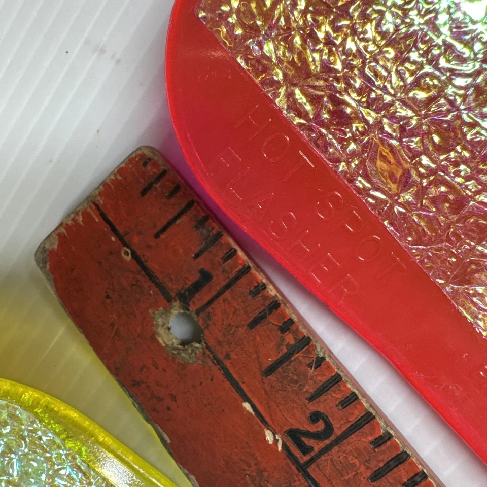 Hot Spot Flashers 11 Inch Lot of 2 Fishing Trolling 1 Orange 1 Green w/swivels - Image 2 of 4