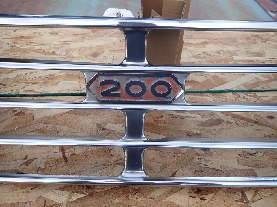 Dodge D-200 1961 - 1962 1963 - 1964 - 1965 parrilla cromada ¡Bonito original! Foto 2 de 4