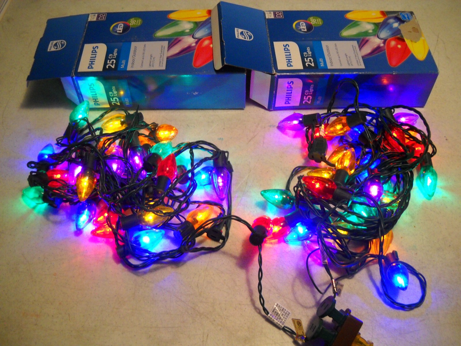 Philips Christmas Lights LED 25 C9 Lights Bulbs 24 ft Indoor Outdoor D2 Lot of 2