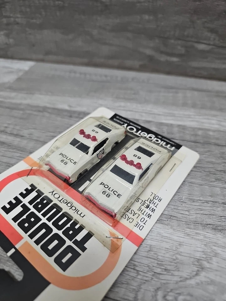 Coche de policía Midgetoy Double Trouble 1981 de colección paquete de 2 vehículos diecast de 2,5" Foto 3 de 4