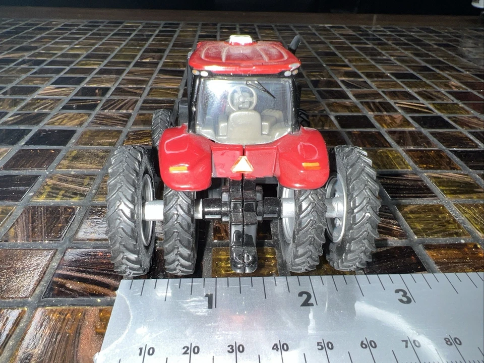 1/64 Case IH 380 Tractor Duals Ertl Red Loose  - Image 2 of 4