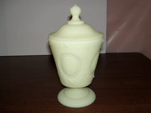 Vintage Fenton Lime Green Satin Glass Covered Candy Dish NICE!!!