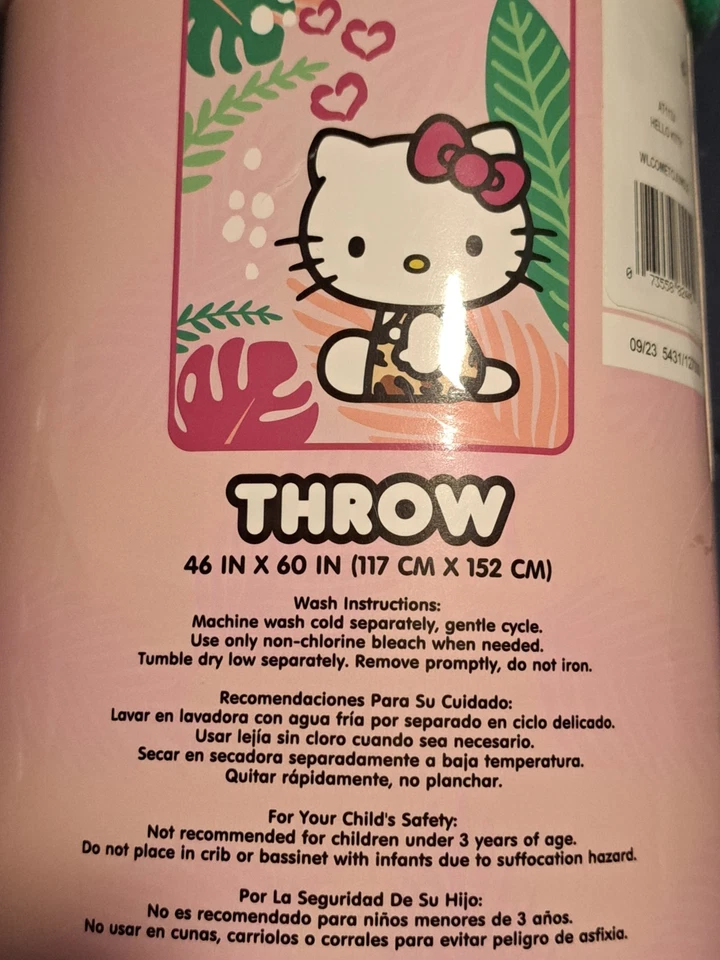 Manta polar Sanrio Hello Kitty tropical selva, 46" X 60" Foto 4 de 4