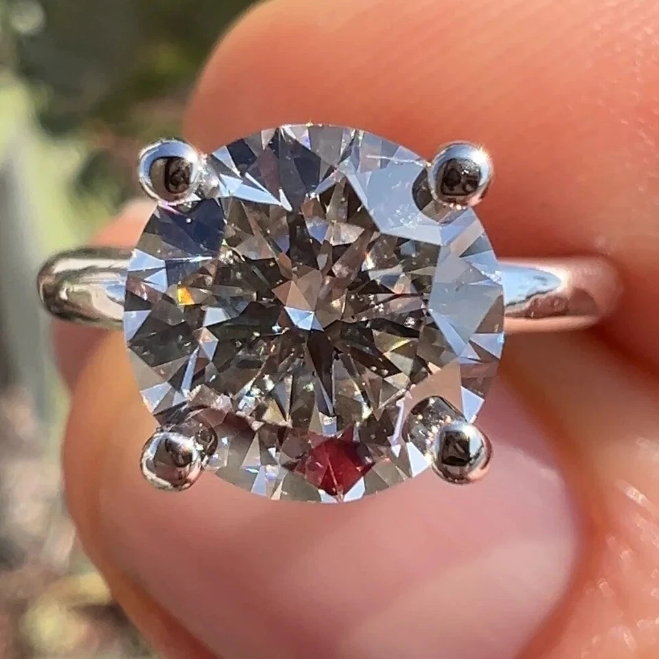 IGI 2.00Ct Round D VS1 Lab Grown Diamond Engagement Ring In Solid 14K White Gold - Image 4 of 4