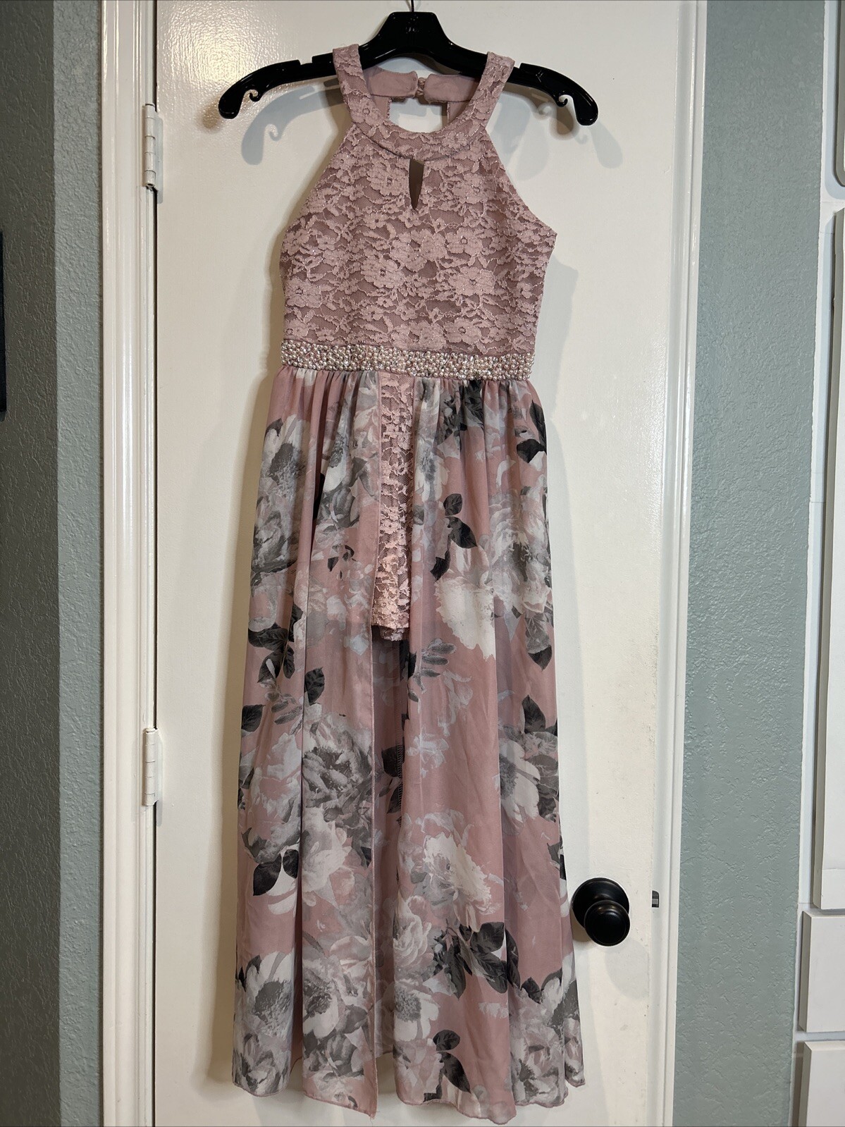 Picture 1 of 8