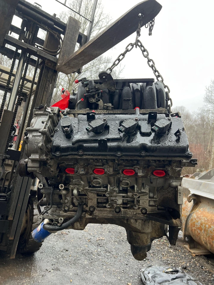 2010 - 2015 Nissan Titan 5.6L Flex Fuel Engine Assembly OEM 10102ZV00B - Image 4 of 4