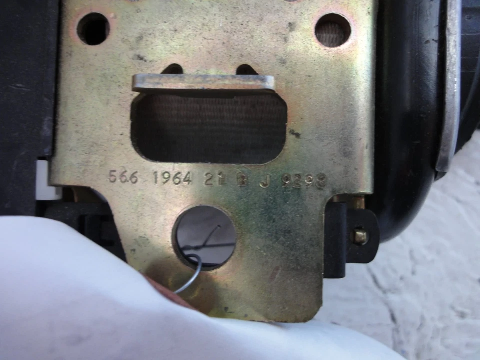 Retractor cinturón seguridad lado pasajero delantero derecho volkswagen passat 1998-2001 OEM Foto 4 de 4