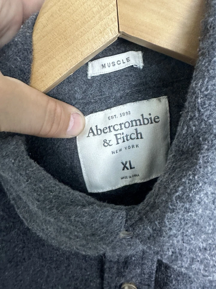 Abercrombie Fitch Muscle Men’s Gray Flannel Button Down Shirt Size XL - Image 3 of 4
