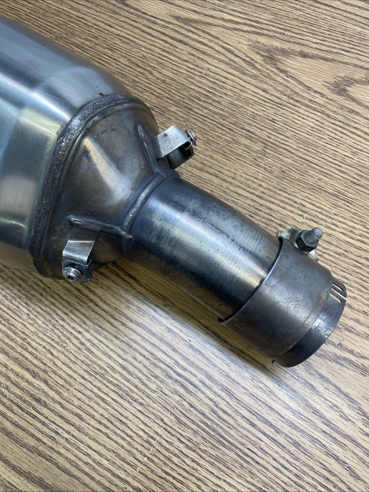 BMW R1200RT 2014 A 2018 SILENCIADOR ESCAPE PARTE # 18518522492 Foto 3 de 4