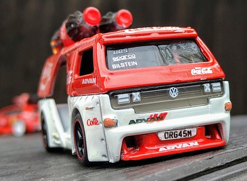 VW T3 Coca-Cola Supervan by Hot Wheels Modified Real Riders 1:64 - Picture 3 of 7
