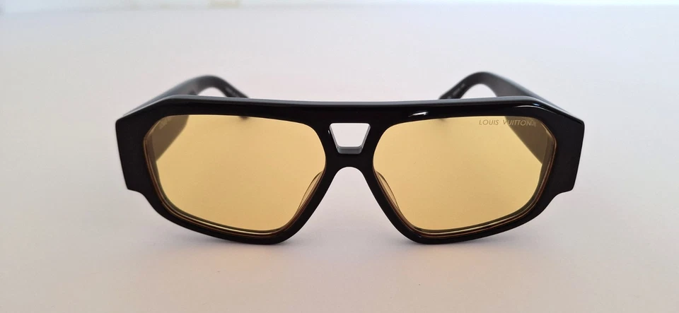 Gafas de sol Louis Vuitton Z2870W amarillas marco de acetato negro cuadradas Foto 2 de 4