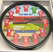 CLASSIC CUP FINAL CLOCK COLLECTION MANCHESTER UNITED 1977 QUARZ WANDUHR