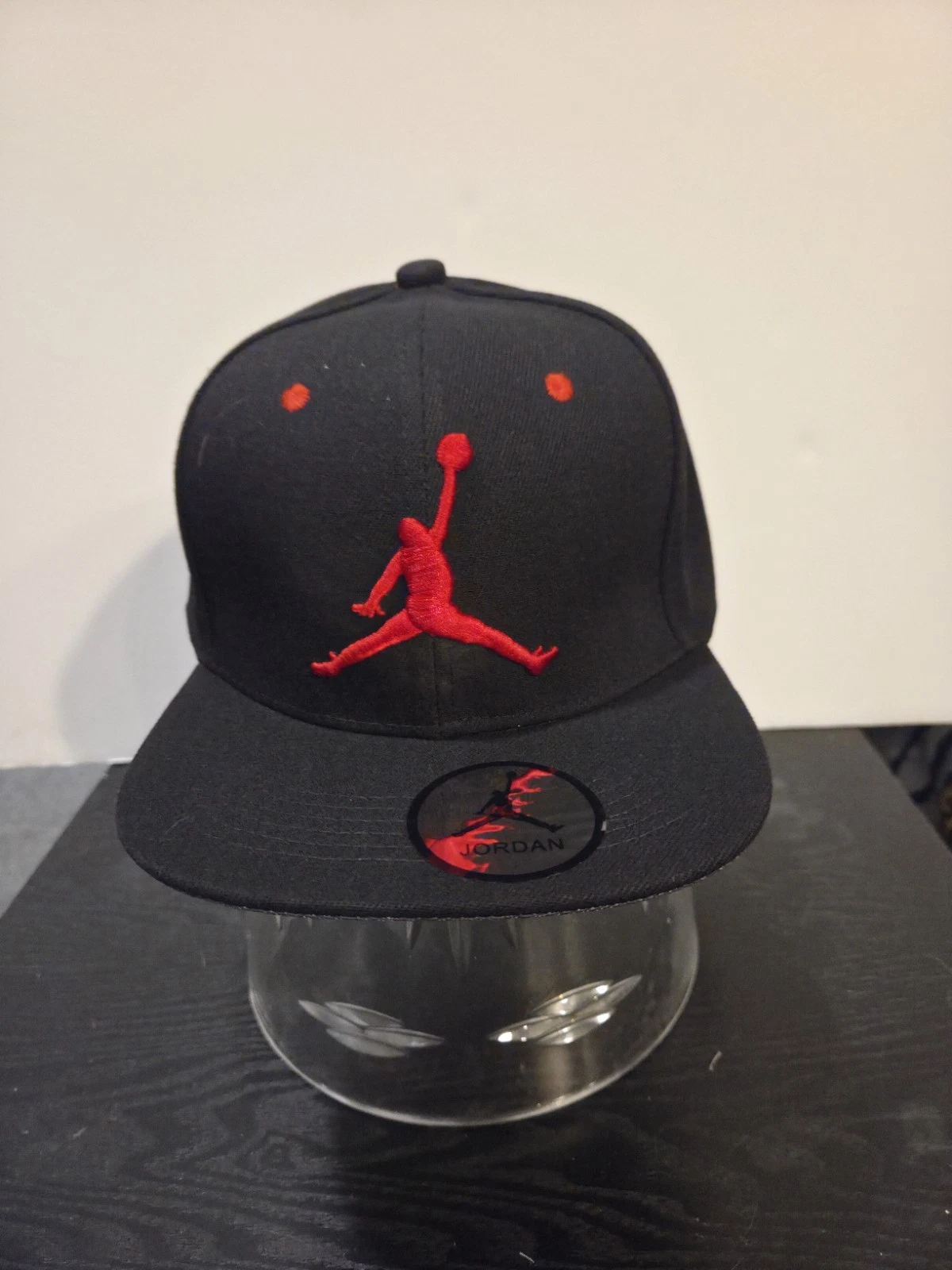 NIKE AIR JORDAN BLACK SNAP BACK BASEBALL HAT. NEW
Opens in a new window or tab