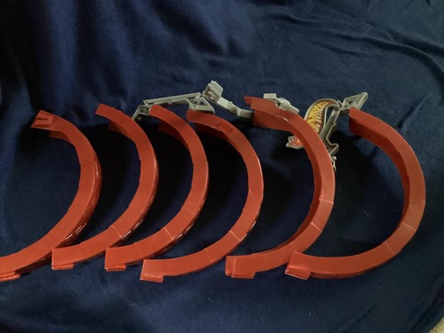 Hot Wheels Serpent Cyclone Race Track - Picture 14 of 15