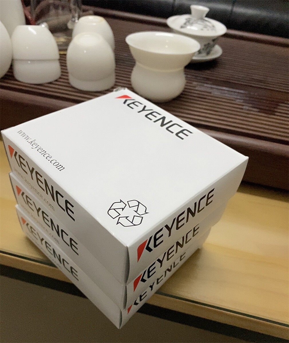 1PC New Keyence PX-H72 Sensor PXH72 In Box Brand new With