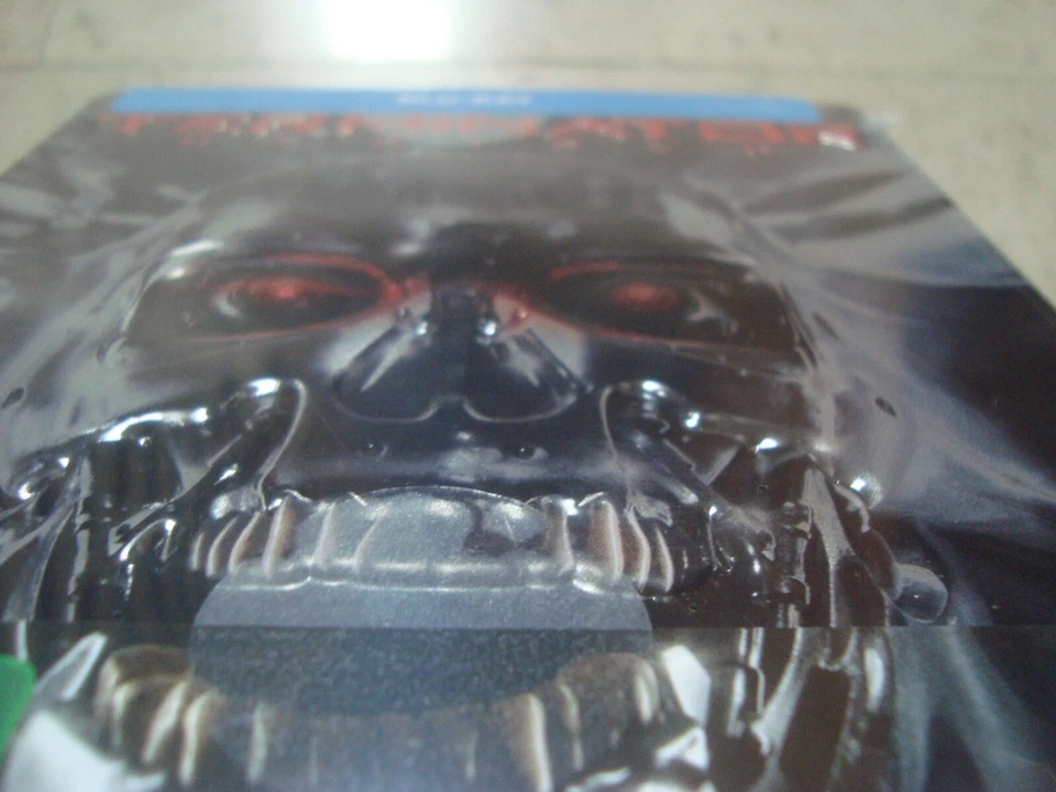 TERMINATOR GENISYS Schwarzenegger EMBOSSED BluRay FuturePak NEW&SEALED MetalPak  - Image 4 of 4