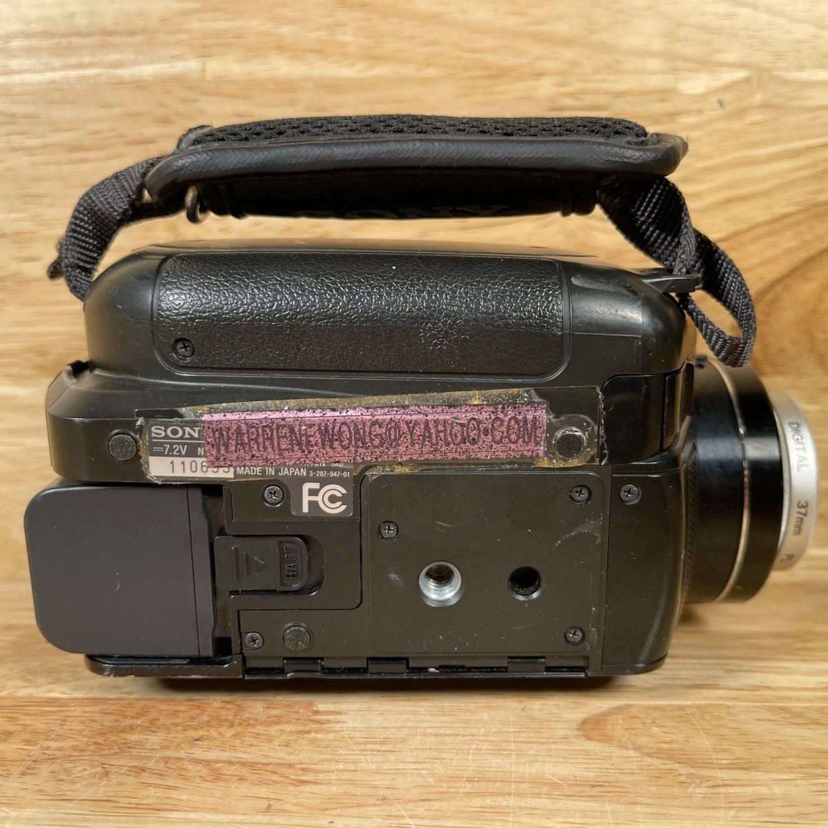 Sony HDR-HC9 Black 6.1MP 1080P 20X Digital Zoom Handycam Camcorder