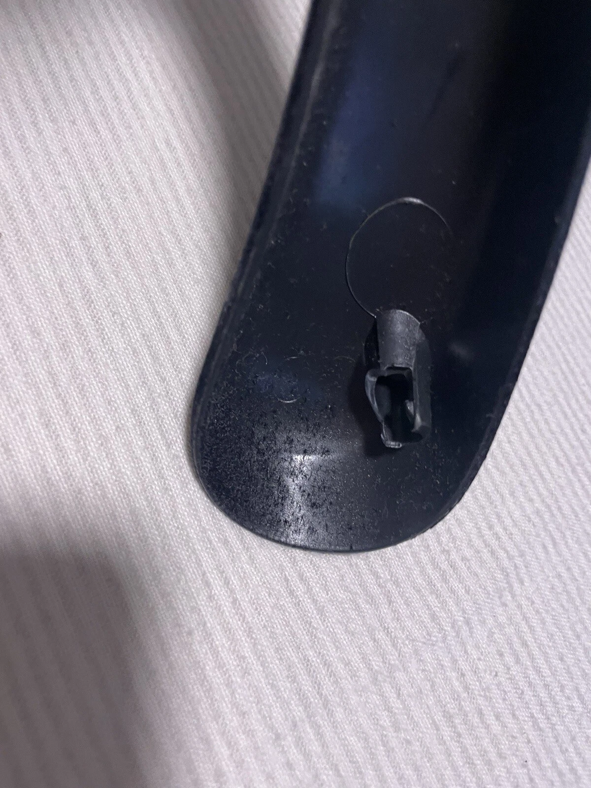 CHANEL ~ Appendino singolo NERO VELLUTO ORO LOGO CC PER MAGLIETTE O GIACCHE