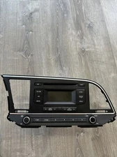 17 18 Hyundai Elantra CD Radio Receiver 96170-F2100UAT CTW79