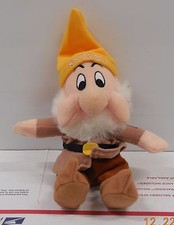 Disney Store Exclusive Snow White Sneezy Dwarf 6" Bean Bag plush toy RARE HTF