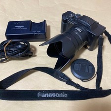 Panasonic DMC-FZ1 Digital Camera 12x Optical Zoom with Charger and Strap